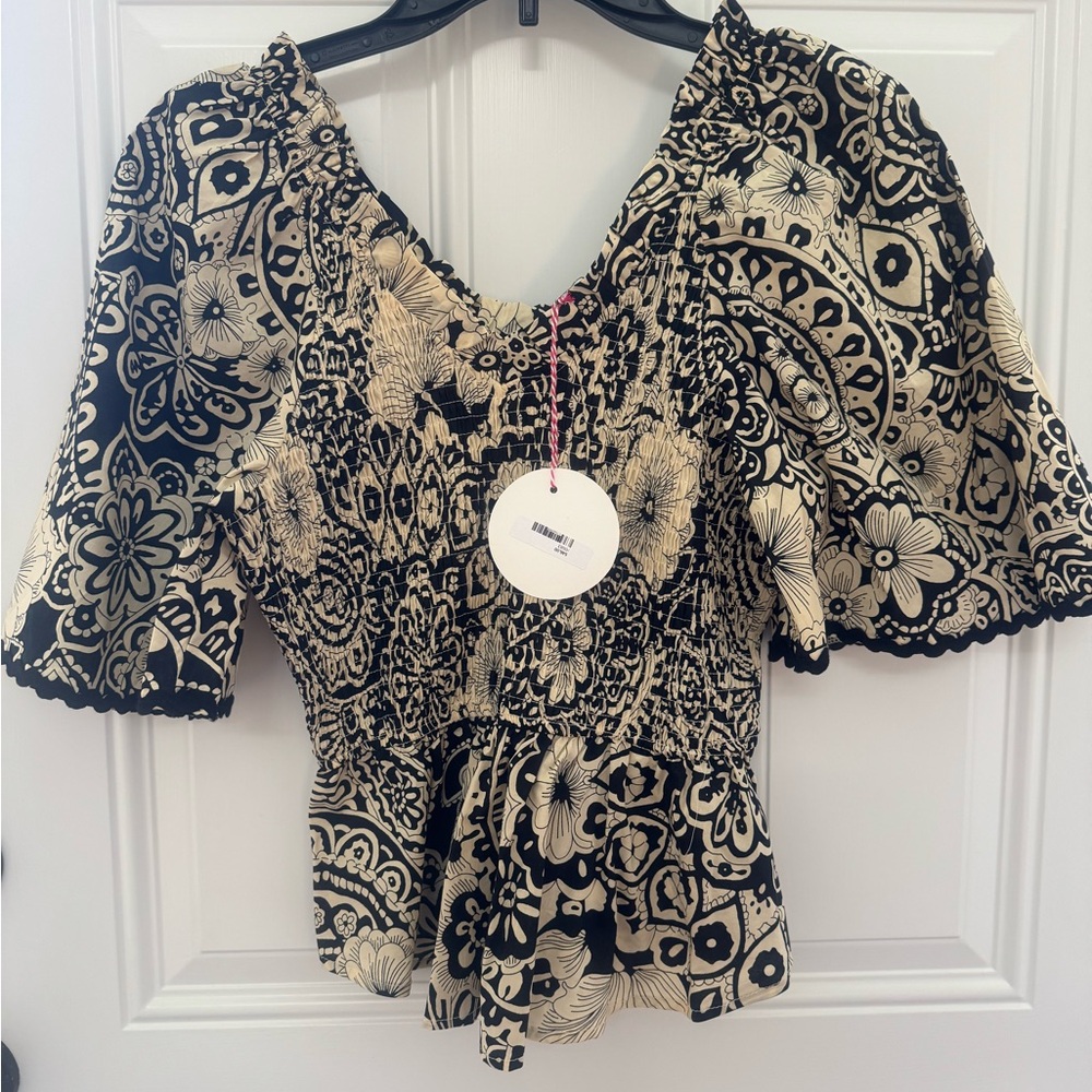 Umgee Black and Cream Floral Blouse